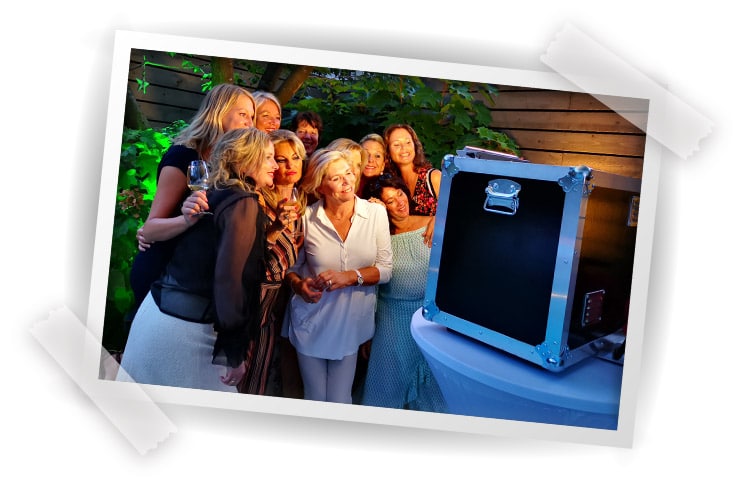 Photbooth Huren In Groningen Groningen Voor Bruiloft Of Personeelsfeest Fotozuil Fotohokje 8